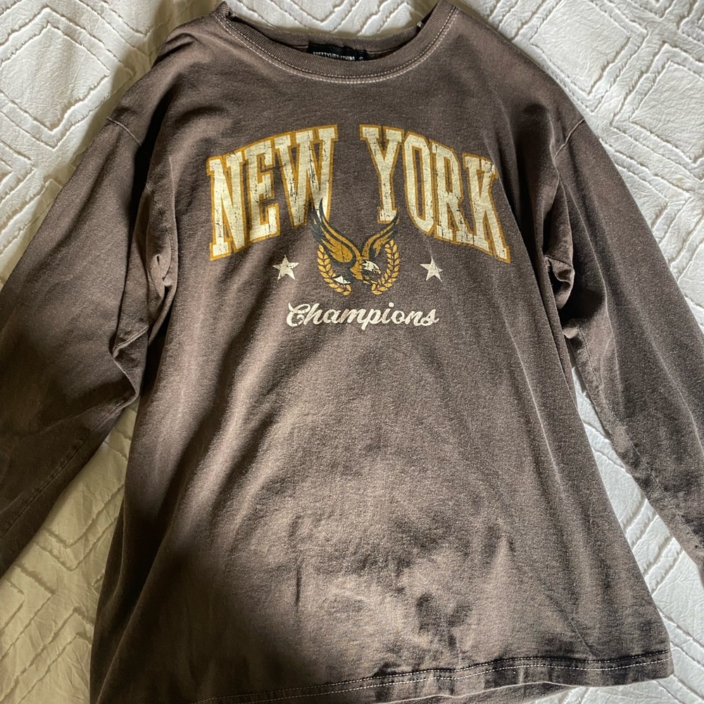 PrettyLittleThing long sleeve relaxed crewneck.